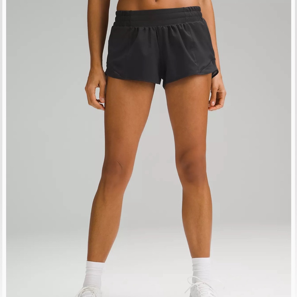 Lululemon black hotty hot short 2.5